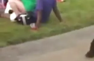 XXX در یک خیابان شلوغ ، شلوار نوشتم و عکس های سکسی کوس و کیر لباس را در باغ تغییر دادم