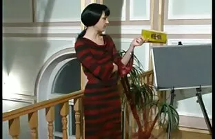 XXX زبان دارای دو عضو برای پول و اسپرم روی صورت در توالت عکس متحرک کیر در کس است