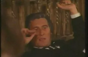 XXX استاها روی تخت دارای عكس كير داخل كوس بلوند لطیف است