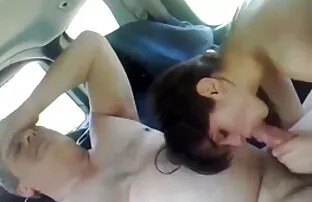 XXX بعد از نوشیدن عکس کیر تو کوس سکسی شامپاین ، جوجه برهنه به سمت پوک توالت رفت