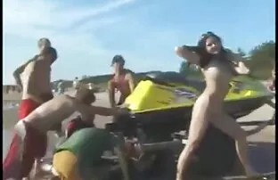 XXX سرآشپز در حال لذت بردن از همسر فرعی در آشپزخانه سکسکیر تو کس است