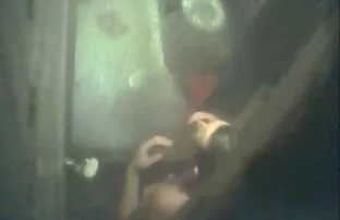 XXX زن چاق یک مرد پاتلاک را انجمن کیر و کوس لگد می زند