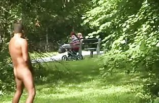 XXX او یک پارگی هیجان انگیز در جنگل پیدا کرد و در نزدیکی عکس کیر کوس کون درخت با سرطان به او تجاوز شد