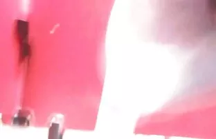 XXX عوضی کوچک سرخ سر شوهرش را نوشید عكس سكسى خارجى