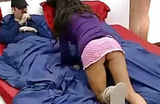 XXX باجگیر خواهر را کیرتوکس دات نت متقاعد کرد که مکیدن کند