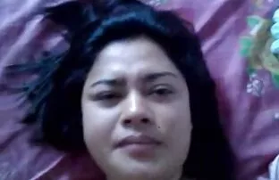 XXX در رودخانه زیر پل سن پترزبورگ پوست کنده شده است عكس كير در كس