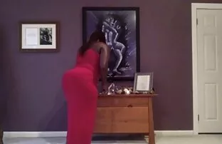 XXX عوضی مقعد خود را با ویبراتور بالا برد كس كون كير و از او خواستار رابطه جنسی شد