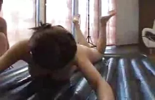 XXX سبزه کیرکوس متحرک بالغ هنگام دوش گرفتن خودارضایی می کند