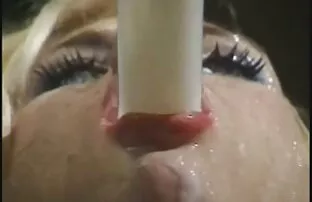 XXX بلوند فیلمسکسی کیرتوکس جوان جادوی مادرش را گرفت