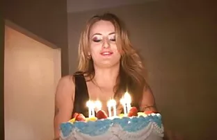 XXX بعد از عکسهای سکسی کوس و کیر اینکه دوستش روی رشته‌های برهنه نشست