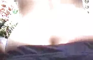 XXX كوتي جورابهاي جديد خود را در مقابل يك شركت كننده عوض انجمن کیر کس مي كند