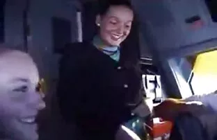 XXX سبزه سکسی و مردی با كير كون یک خروس بزرگ سرگرم کننده یکدیگر در نمایش 69