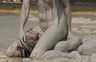 XXX برانت از عكس كير تو كس داشتن رابطه جنسی با دوست پسرش خوشحال است