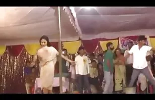 XXX مردی با عینک باعث شد همسرش برای دوست داشتن دوست خود را لعنتی کند عکسکیر و کس